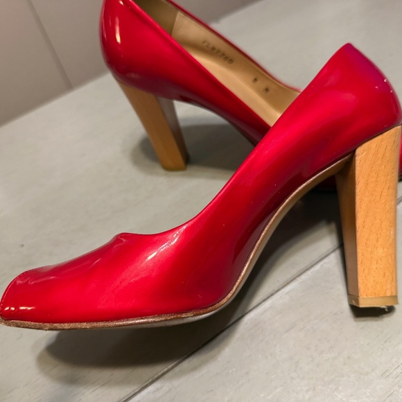 Stuart Weitzman (8) Gossimer Red Patent Pumps - chunky heel - Picture 6 of 7